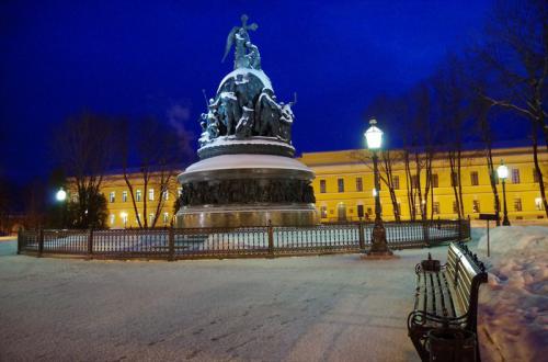 Великий Новгород, памятник Тысячелетия,вечер, снег, зеркалка
