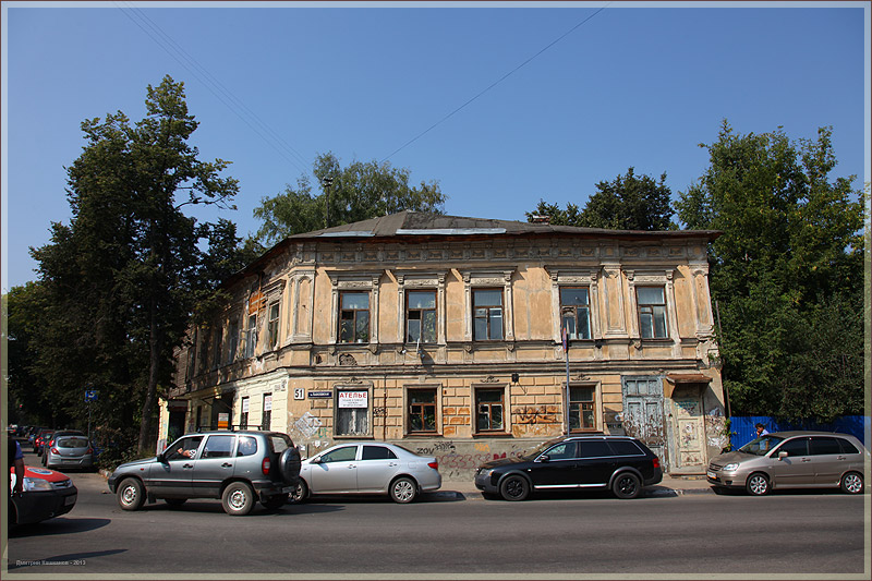 Дом на перекрестке ул. Алексеевской и Звездинки. Фото Старого Нижнего Новгорода