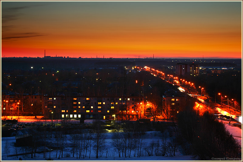 Городской пейзаж после заката солнца. Фото высокого разрешения