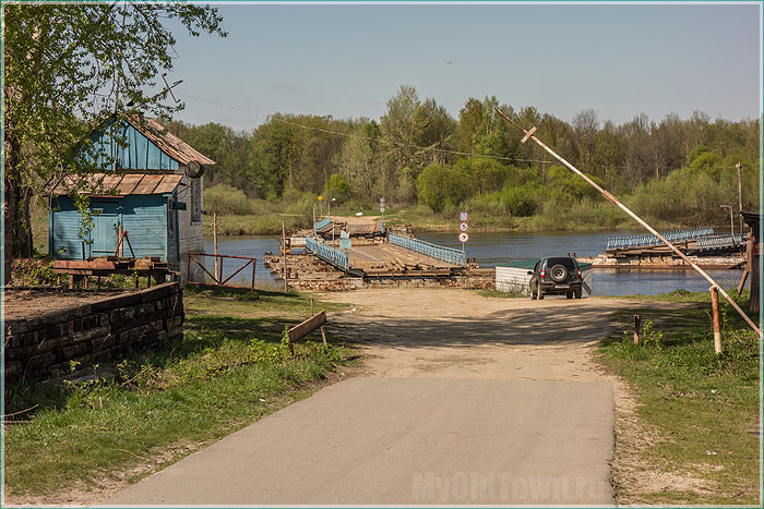 Фото города Гороховца Владимирской области. Понтонный мост