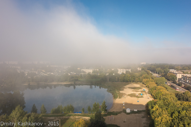 Утренний туман над озером. Фото с высоты