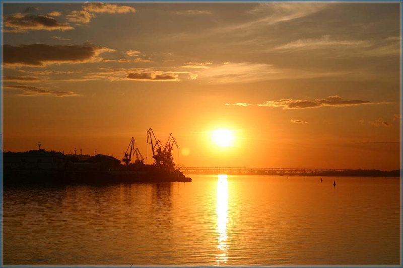 Фотографии закатов. Уснувший порт. Стрелка Нижний Новгород