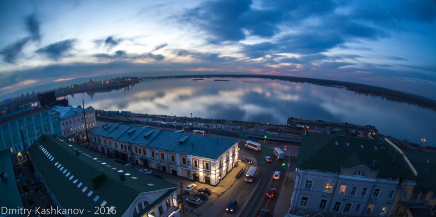 Нижний Новгород. Вечерний вид на Стрелку. Фото