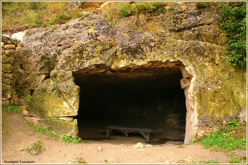 Чуфут-кале. Фотографии пещерного города. средневековый пещерный город-крепость в окрестностях Бахчисарая
