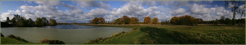Осенний пейзаж. Озеро. Облака. Панорамные фотографии высокого разрешения. Фотопанорамы
