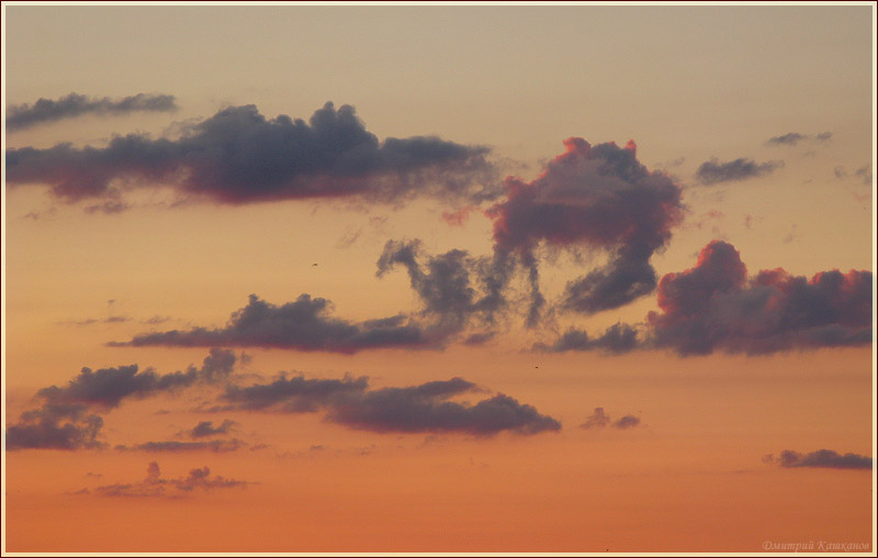 Облака после заката. Летний вечер. Фото неба и облаков