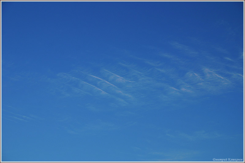 Облака на синем небе