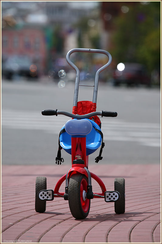 Велосипед на площади Минина. Фотографии Нижнего Новгорода