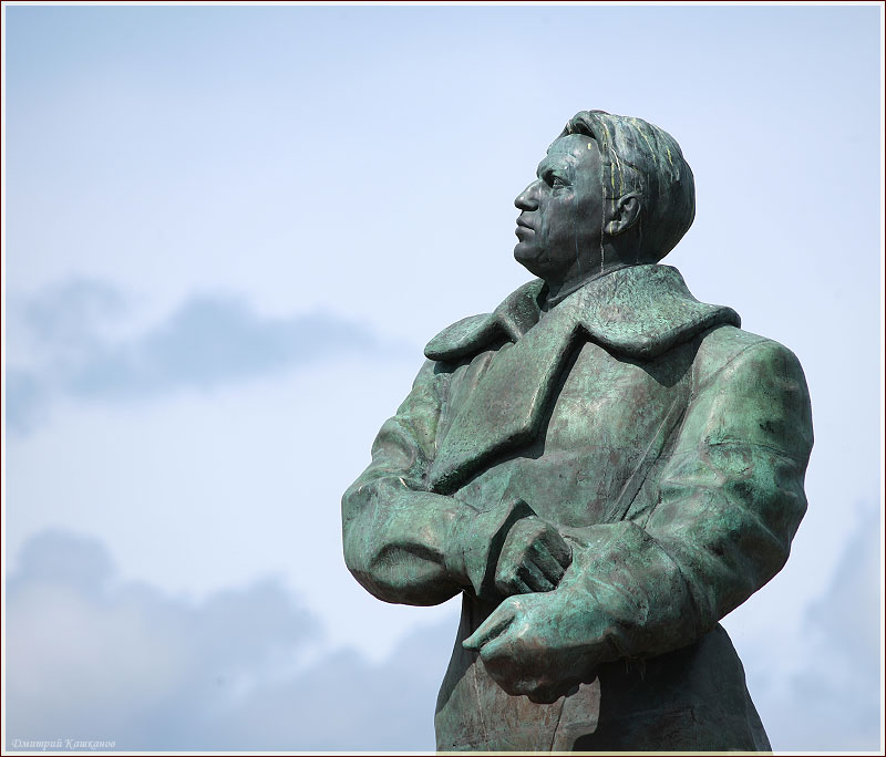 Валерий Чкалов. Панятник на площади Минина. Фотографии Нижнего Новгорода
