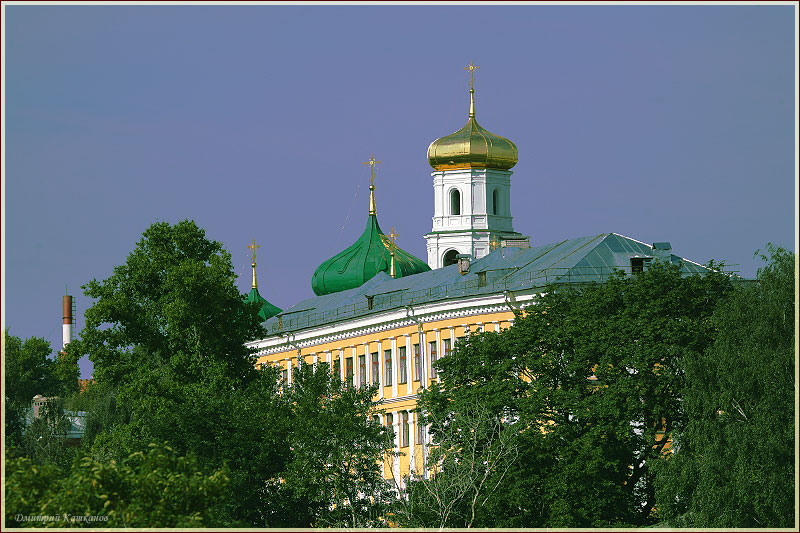 Купол собора на улице Ильинской. Фото Нижнего Новгорода. Городской пейзаж