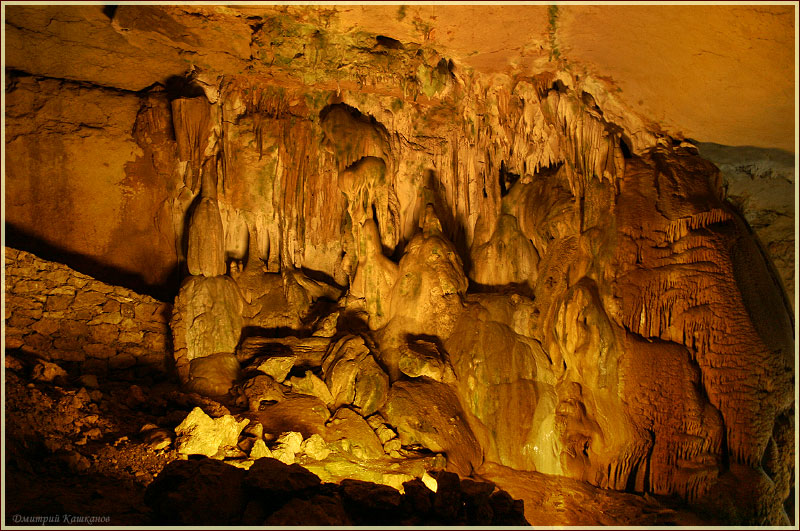 Использование недр для экскурсий. Мраморная пещера в Крыму. Фото пещер