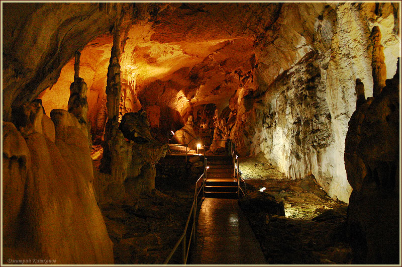 Экскурсия в пещеру. Подземный туристический маршрут. Мраморная пещера в Крыму. Фото пещер
