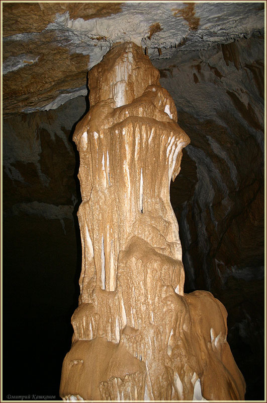 Фото сталагмитов. Хранитель подземного мира. Мраморная пещера в Крыму. Фото пещер