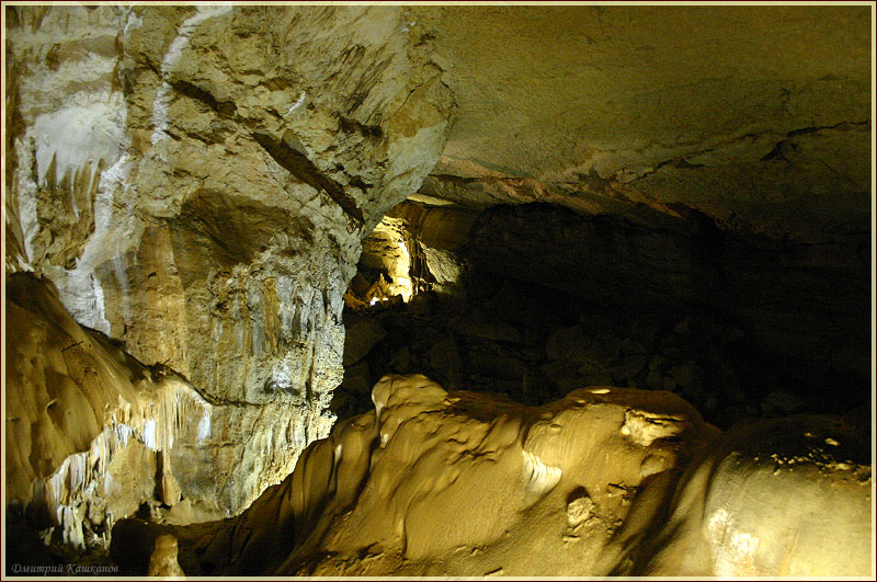 На краю бездны. Мраморная пещера в Крыму. Фото пещер