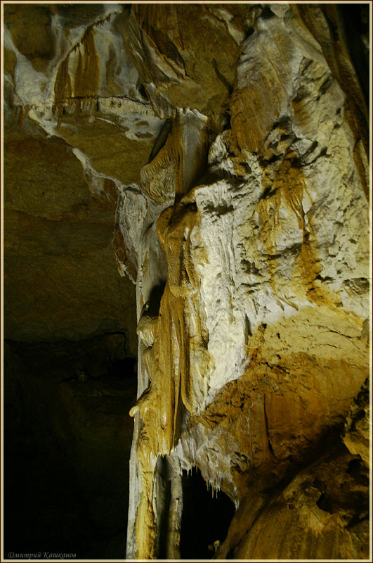 Каменные занавесы. Мраморная пещера в Крыму. Фото пещер