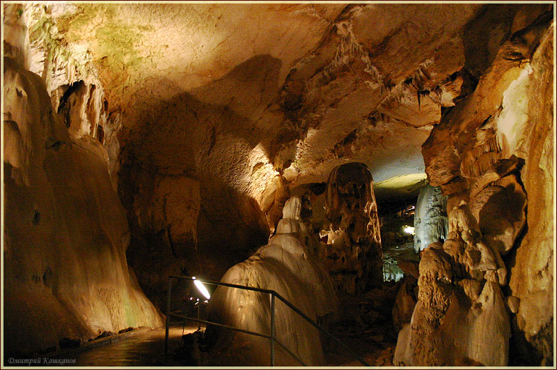Экскурсия в пещеру. Мраморная пещера в Крыму. Фото пещер