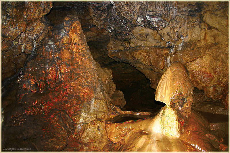 Сталактиты. Красная Пещера в Крыму. Фото пещер