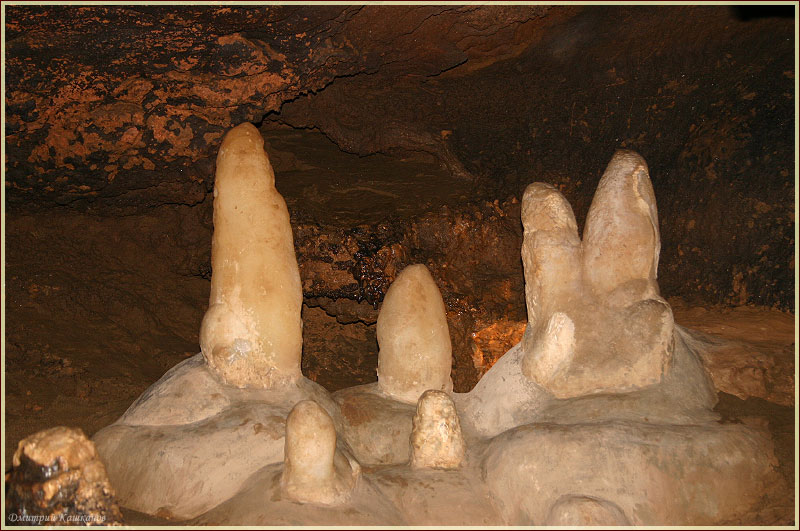 Фото сталагмитов в подземелье.  Красная Пещера В Крыму. Фото пещер